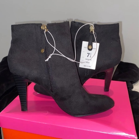 Black heeled booties - Picture 2 of 3